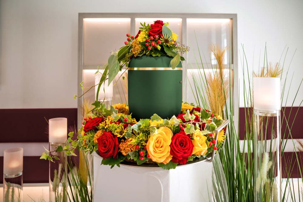 Read more about the article How To Choose The Right Urn And Keepsake